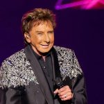Barry-Manilow-se-sometera-a-ciru
