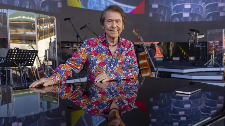 El cantante español Raphael grabará un nuevo álbum de música mexicana en 2026