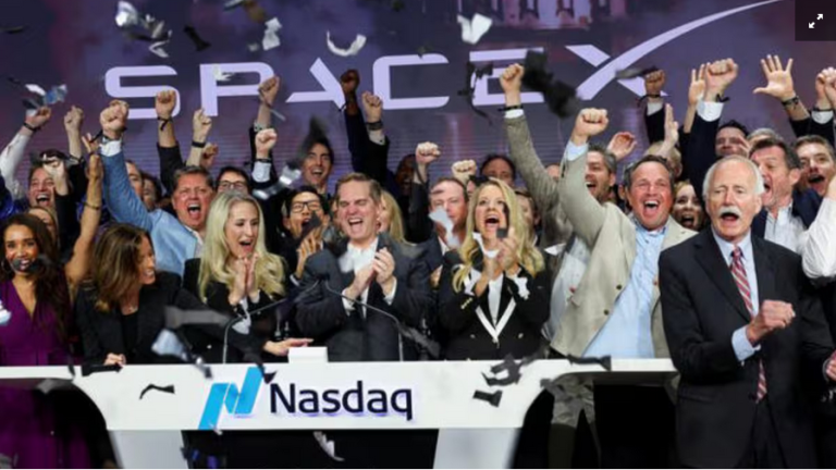 SpaceX aterriza en bolsa como gigante tecnológico