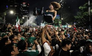 La secretaria de Salud de la Ciudad de México, Nadine Gasman, llamó a la población a evitar la práctica conocida como "Quiero volar"