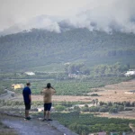 España logra contener varios incendios forestales