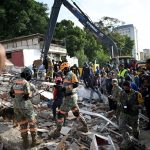 Los equipos de rescate localizaron con vida a Hernán Gil, un hombre que permaneció atrapado durante más de ocho días bajo los escombros de un edificio colapsado.