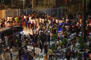 La ciudad española de Ceuta enfrenta una nueva crisis migratoria luego de que cientos de personas cruzaran desde Marruecos