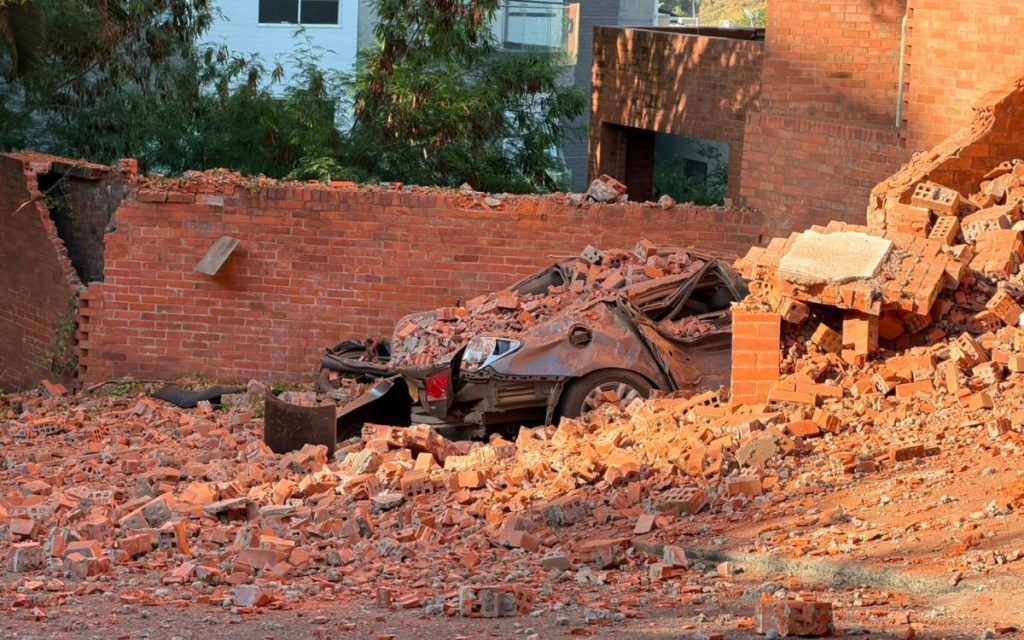 El sismo de magnitud 7.4 que sacudió Colombia este lunes 10 de agosto provocó temor entre millones de personas, particularmente por la intensidad del movimiento y por la sensación de que el temblor se prolongó durante varios minutos.