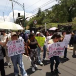 Aspirantes protestan frente a Rectoría de la UNAM